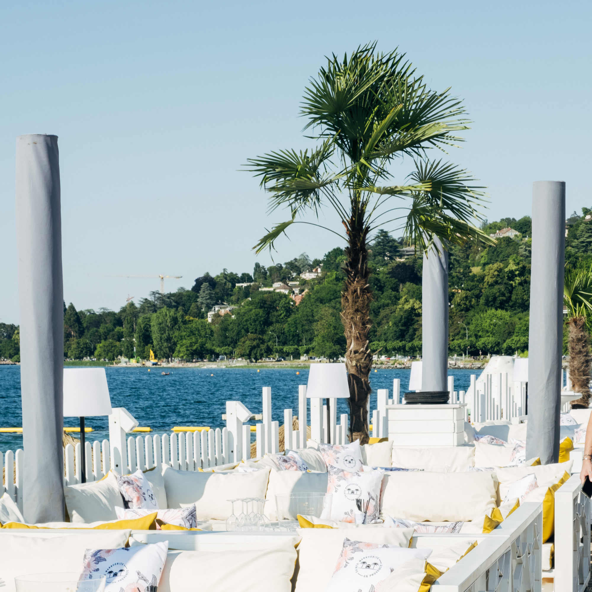 Terrasse au bord du lac